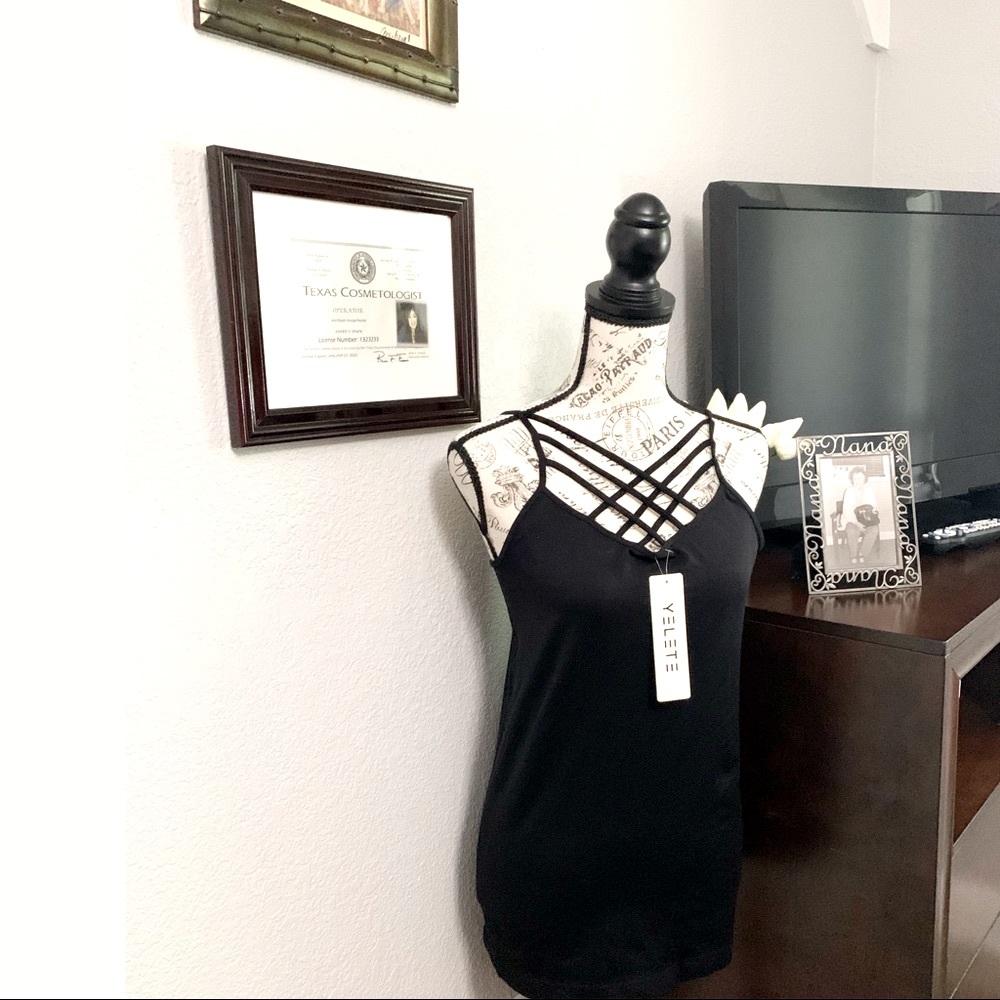 NWT Seamless criss cross cami XL